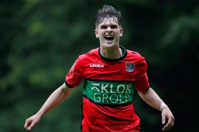 与4后卫之 与4后卫之