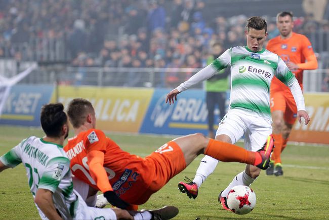 被迫低位后 被迫低位后